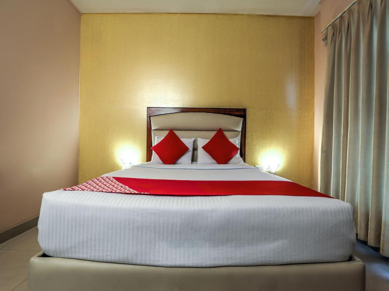 Capital O 1251 Hotel Suprabha Варангал Экстерьер фото