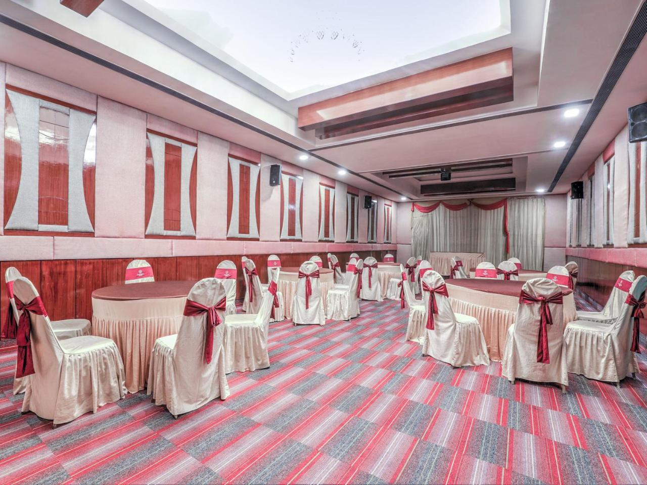 Capital O 1251 Hotel Suprabha Варангал Экстерьер фото